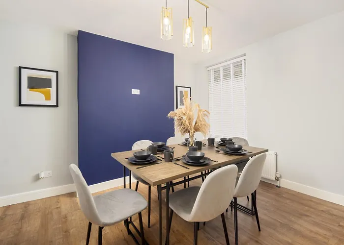Close To Media City-Old Trafford - 5 Bedroom House